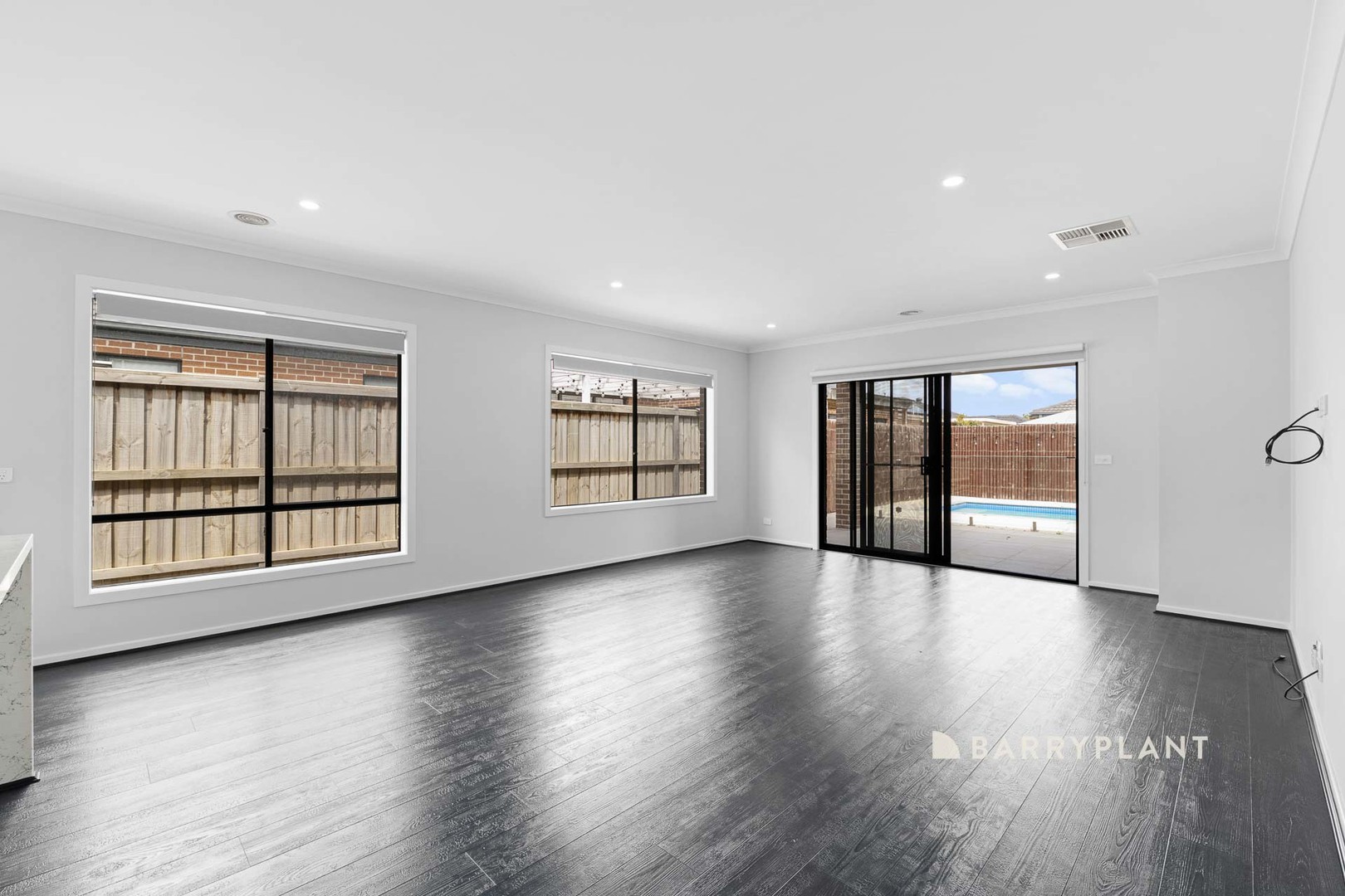 33 Walhallow Drive, Clyde North, VIC 3978, Clyde North - Thumbnail 6