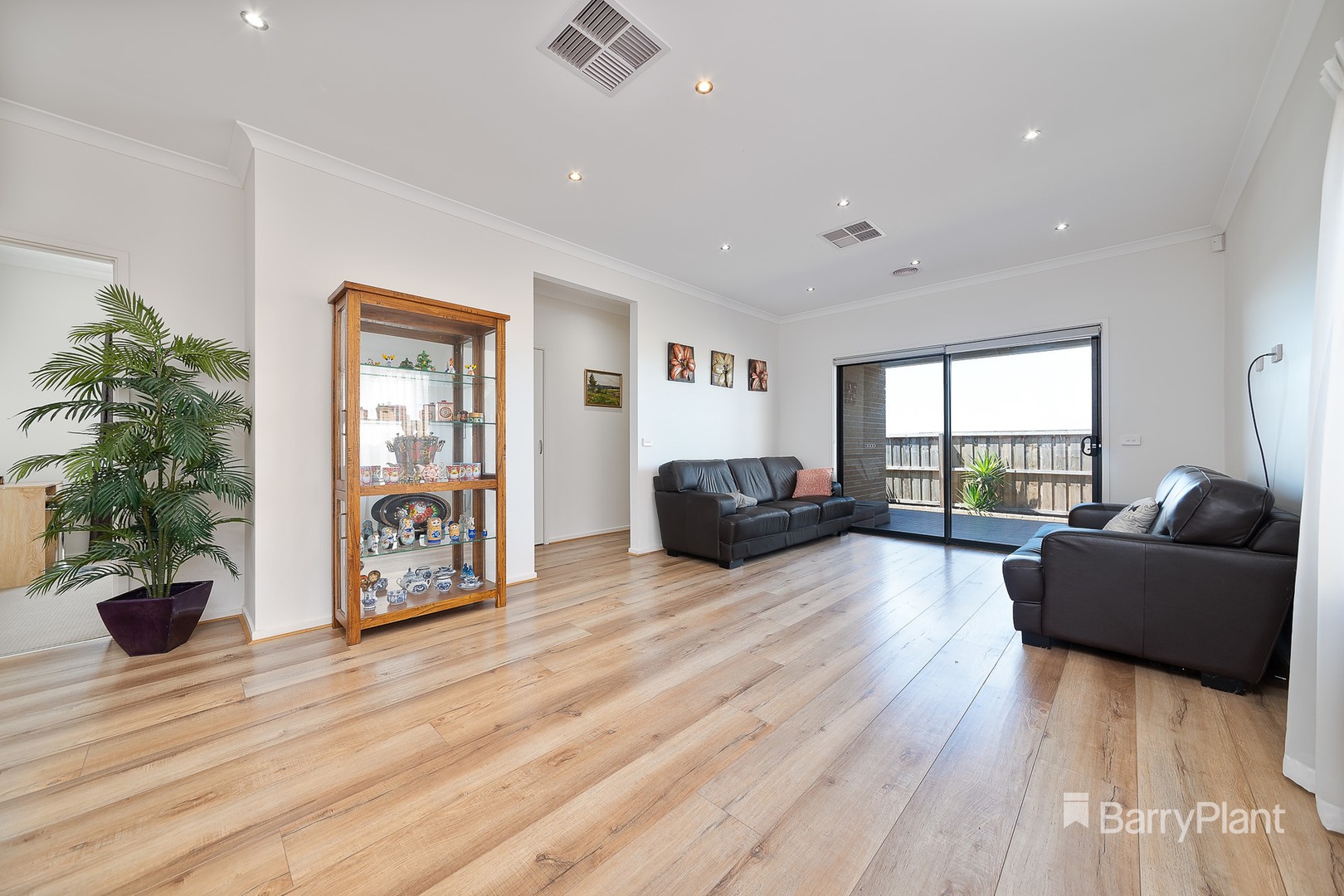 33 Walkhill Drive, Wollert, VIC 3750, Wollert - Thumbnail 4