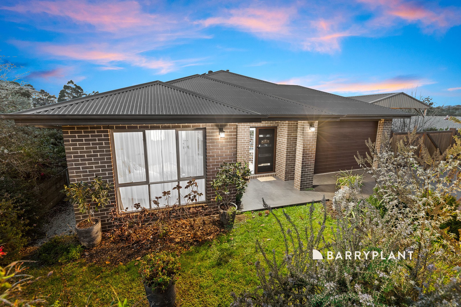 33 Wallace Crescent, Drouin, VIC 3818, Drouin - Thumbnail 2