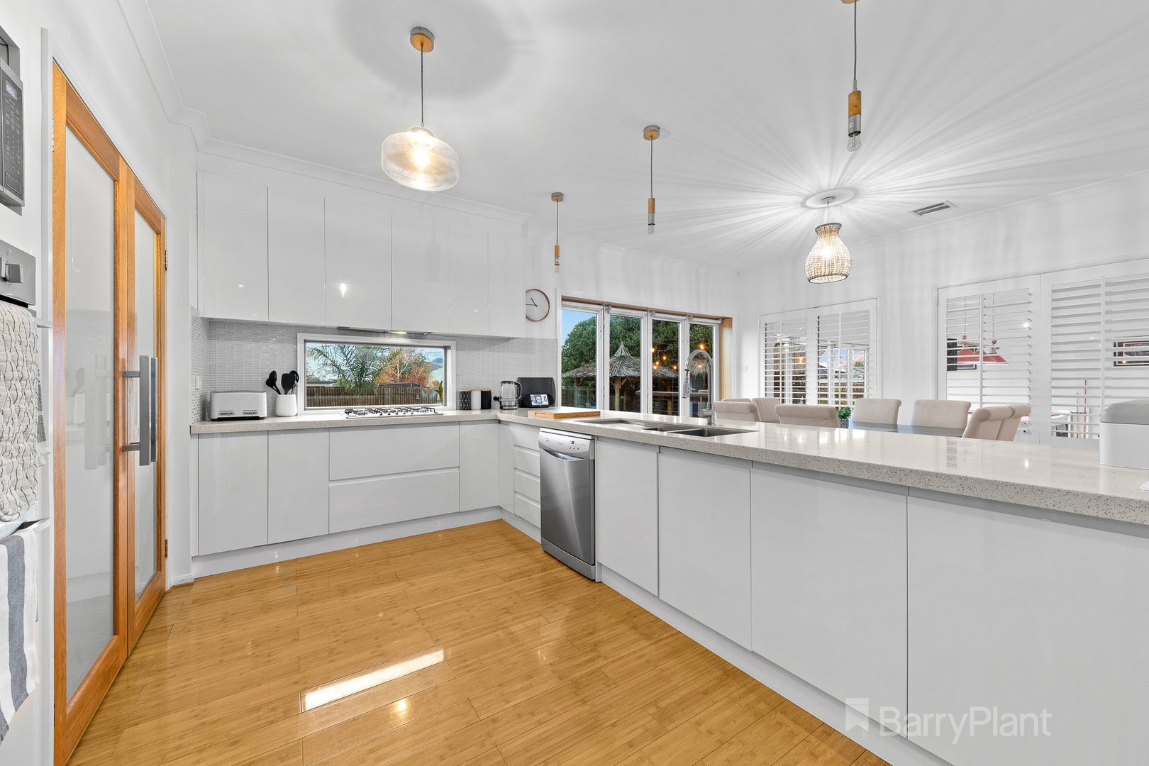 33 Waterford Rise, Pakenham, VIC 3810, Pakenham - Thumbnail 4