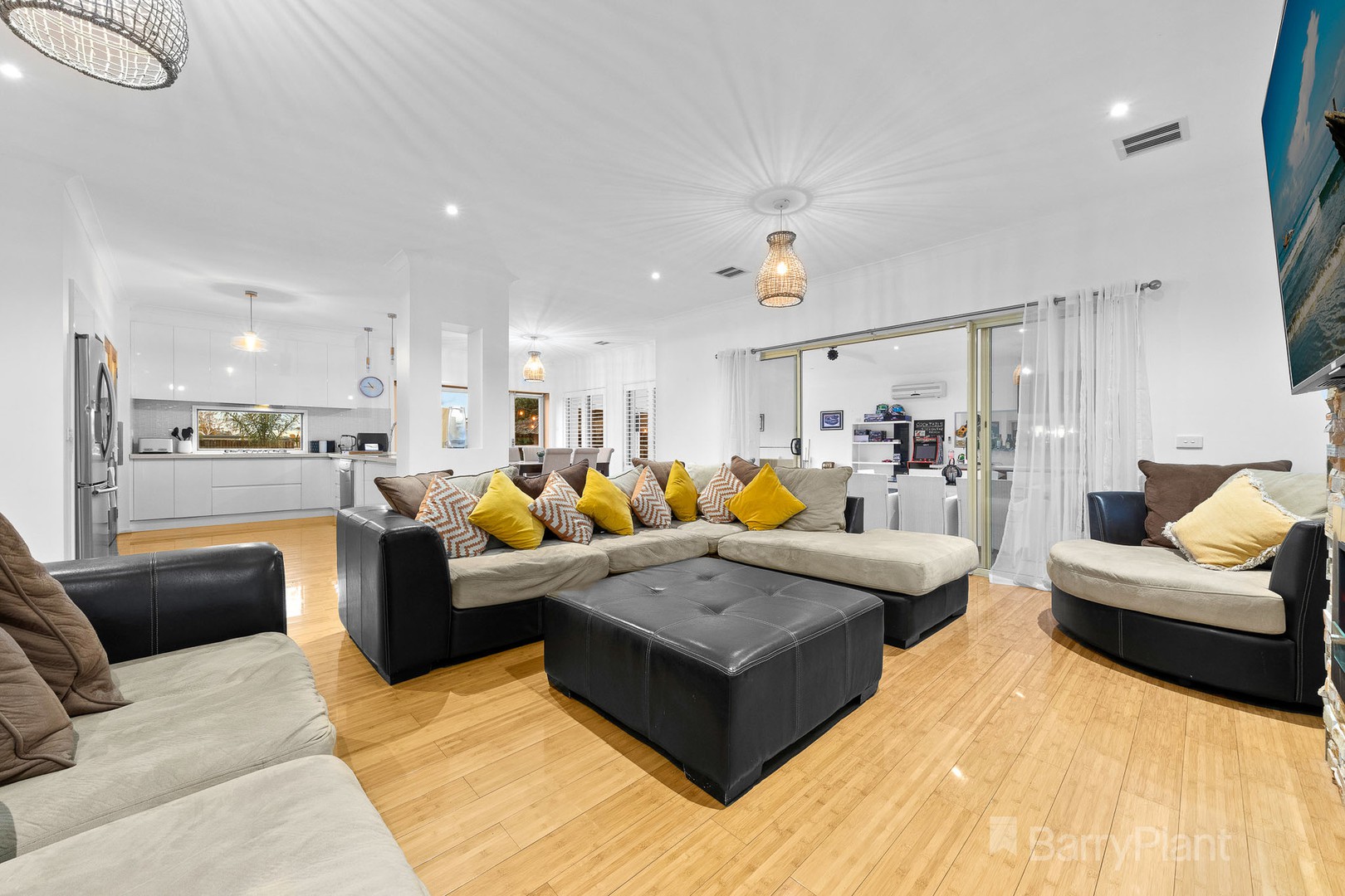 33 Waterford Rise, Pakenham, VIC 3810, Pakenham - Thumbnail 6
