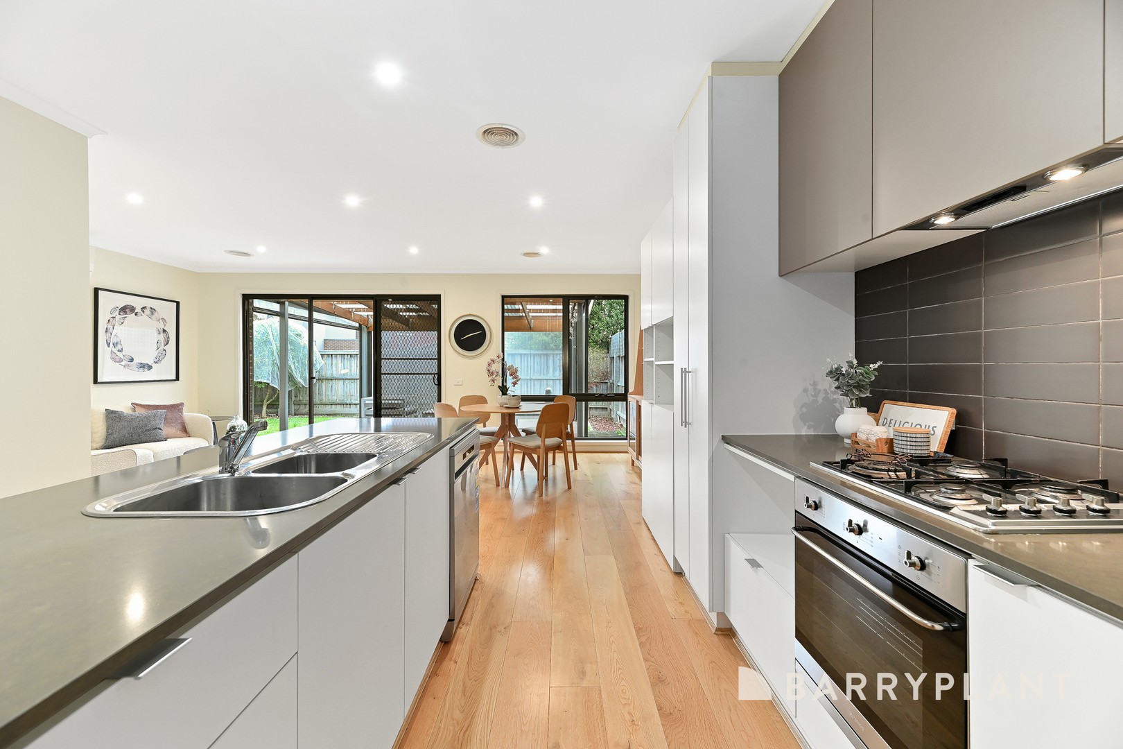 33 Waverley Park Drive, Mulgrave, VIC 3170, Mulgrave - Thumbnail 4
