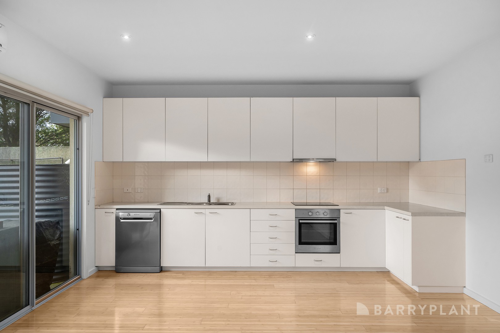 33 Waxflower Crescent, Bundoora, VIC 3083, Bundoora - Thumbnail 3