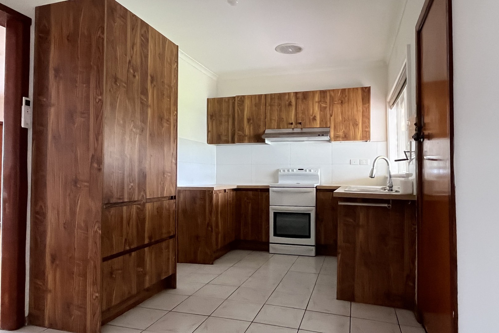 33 West Esplanade, St Albans, VIC 3021, St Albans - Thumbnail 3