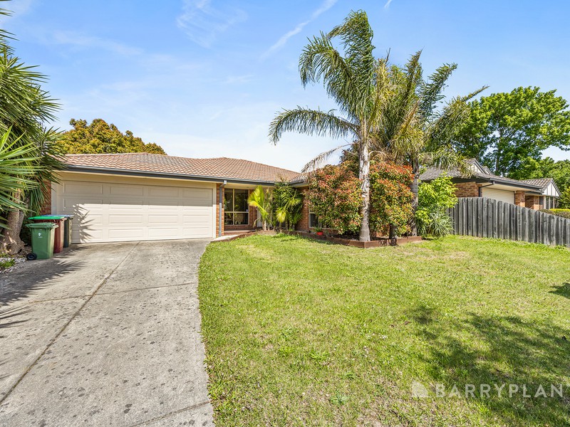 33 Willslie Crescent, Berwick, VIC 3806 - Image - 04/12/2025