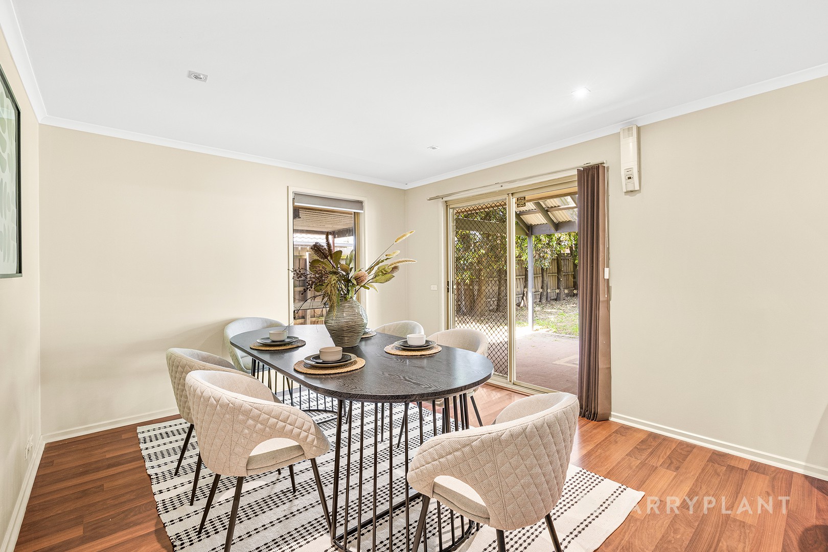 33 Willslie Crescent, Berwick, VIC 3806 - Thumbnail 2 - 04/12/2025