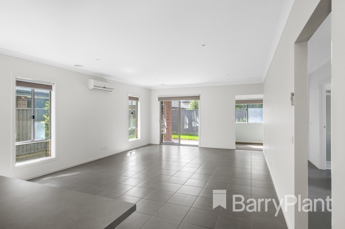 33 Wilmott Street, Lucas, VIC 3350, Lucas - Thumbnail 2