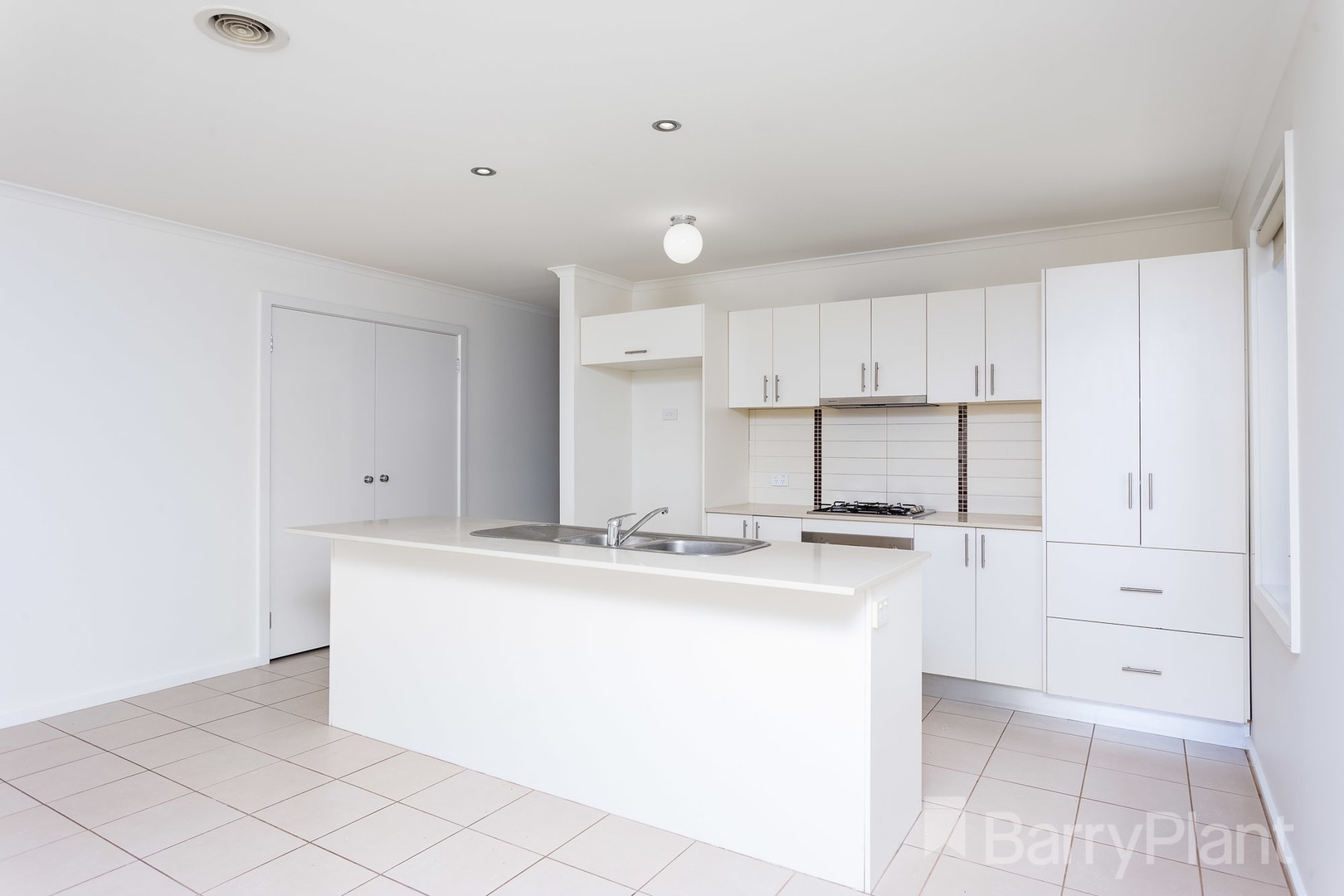 33 Yuruga Boulevard, Point Cook, VIC 3030, Point Cook - Thumbnail 7