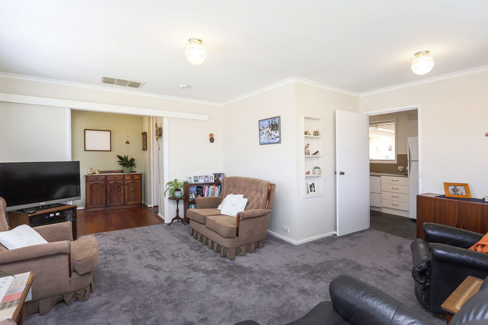 332 Carrick Drive, Gladstone Park, VIC 3043, Gladstone Park - Thumbnail 3