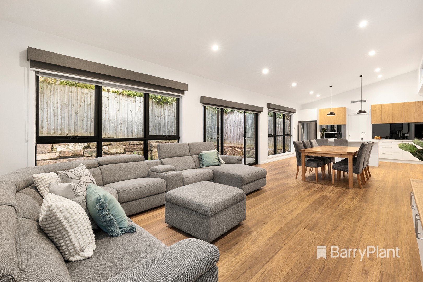 33A Swinburne Avenue, Mooroolbark, VIC 3138, Mooroolbark - Thumbnail 2
