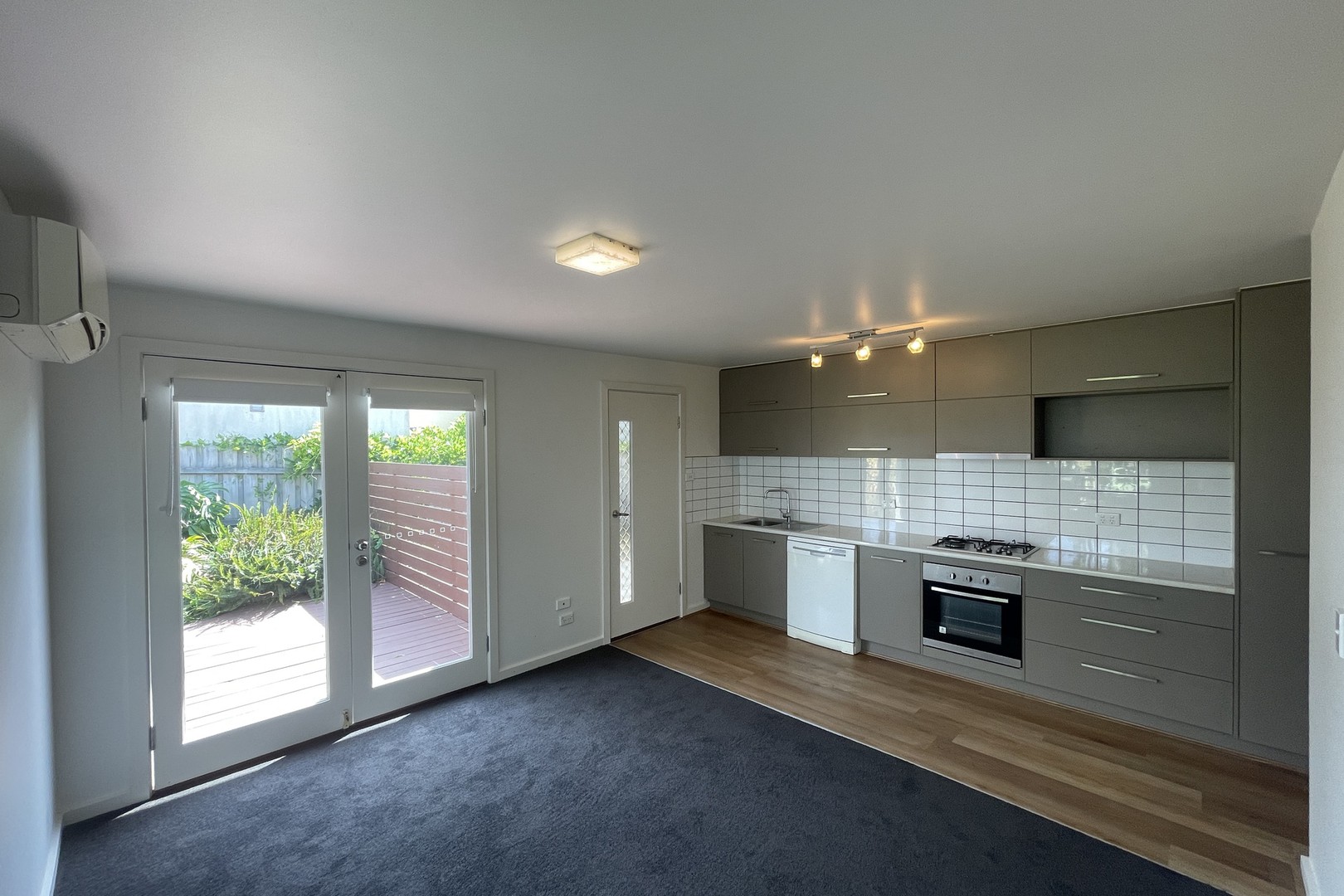 33A Taylor Avenue, Reservoir, VIC 3073, Reservoir - Thumbnail 2