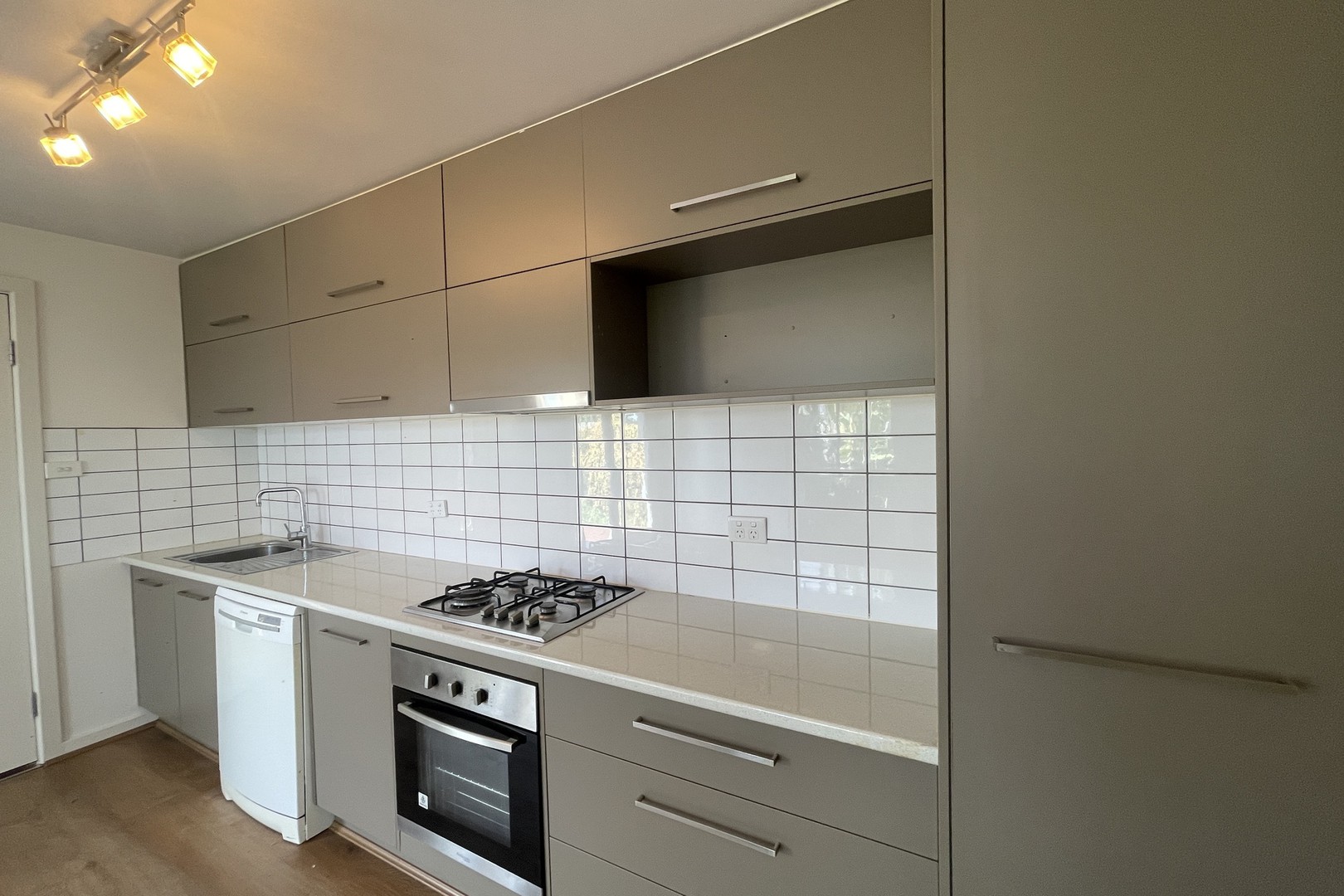 33A Taylor Avenue, Reservoir, VIC 3073, Reservoir - Thumbnail 5