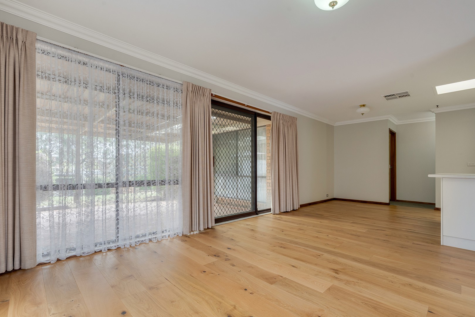 34 Axminster Drive, Craigieburn, VIC 3064, Craigieburn - Thumbnail 5