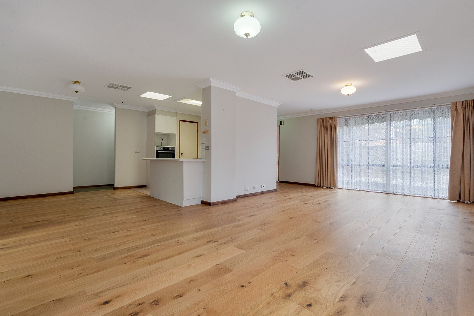 34 Axminster Drive, Craigieburn, VIC 3064, Craigieburn - Thumbnail 7