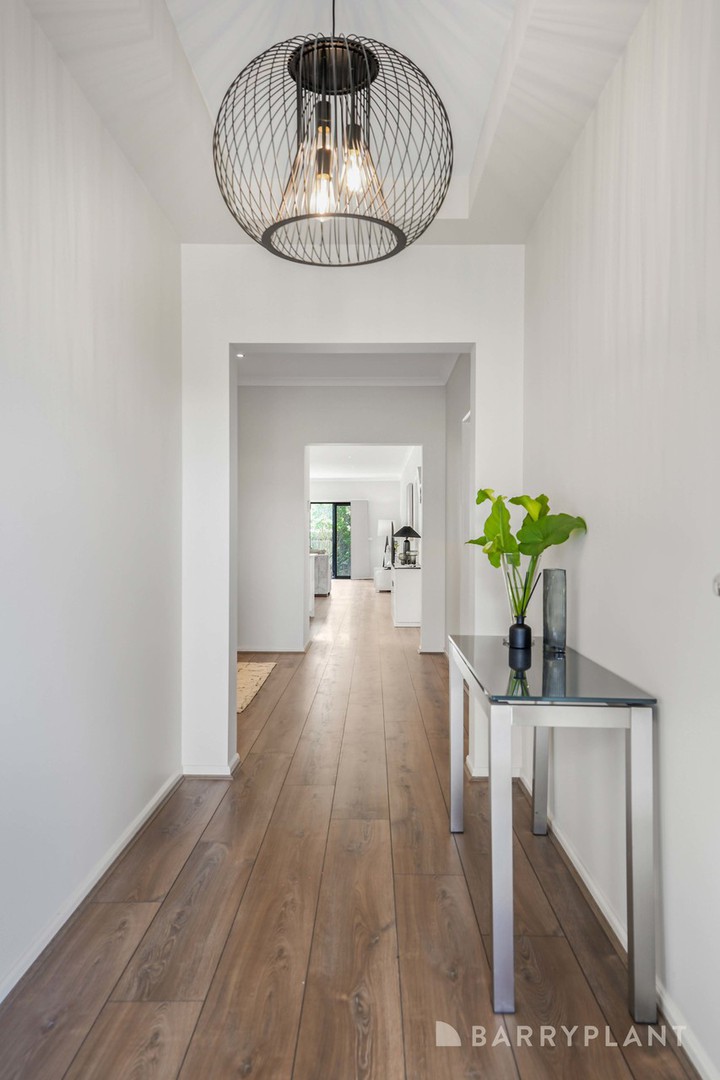 34 Banjo Paterson Drive, Pakenham, VIC 3810 - Thumbnail 2 - 23/10/2025