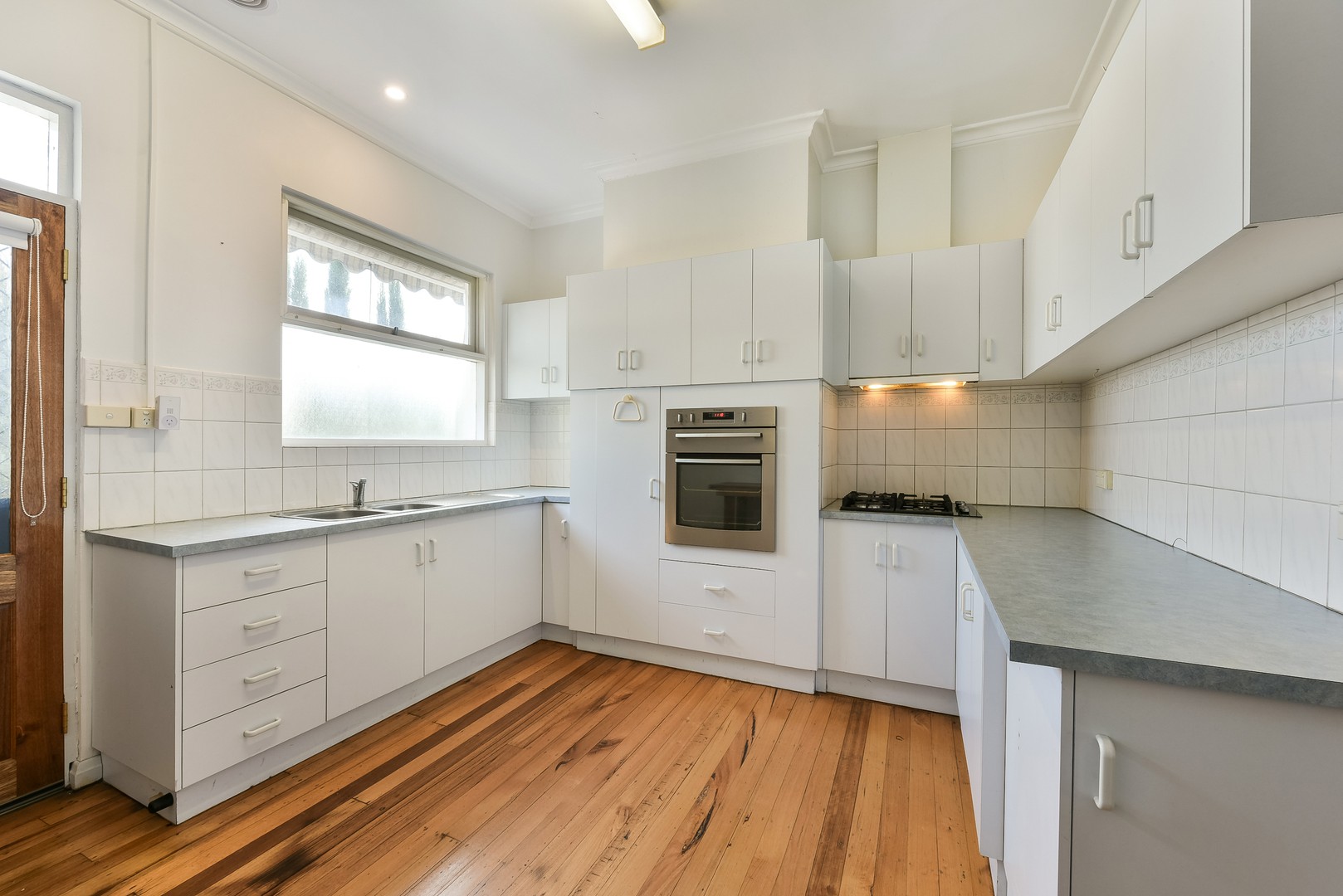 34 Belle Vue Avenue, Highton, VIC 3216, Highton - Thumbnail 2