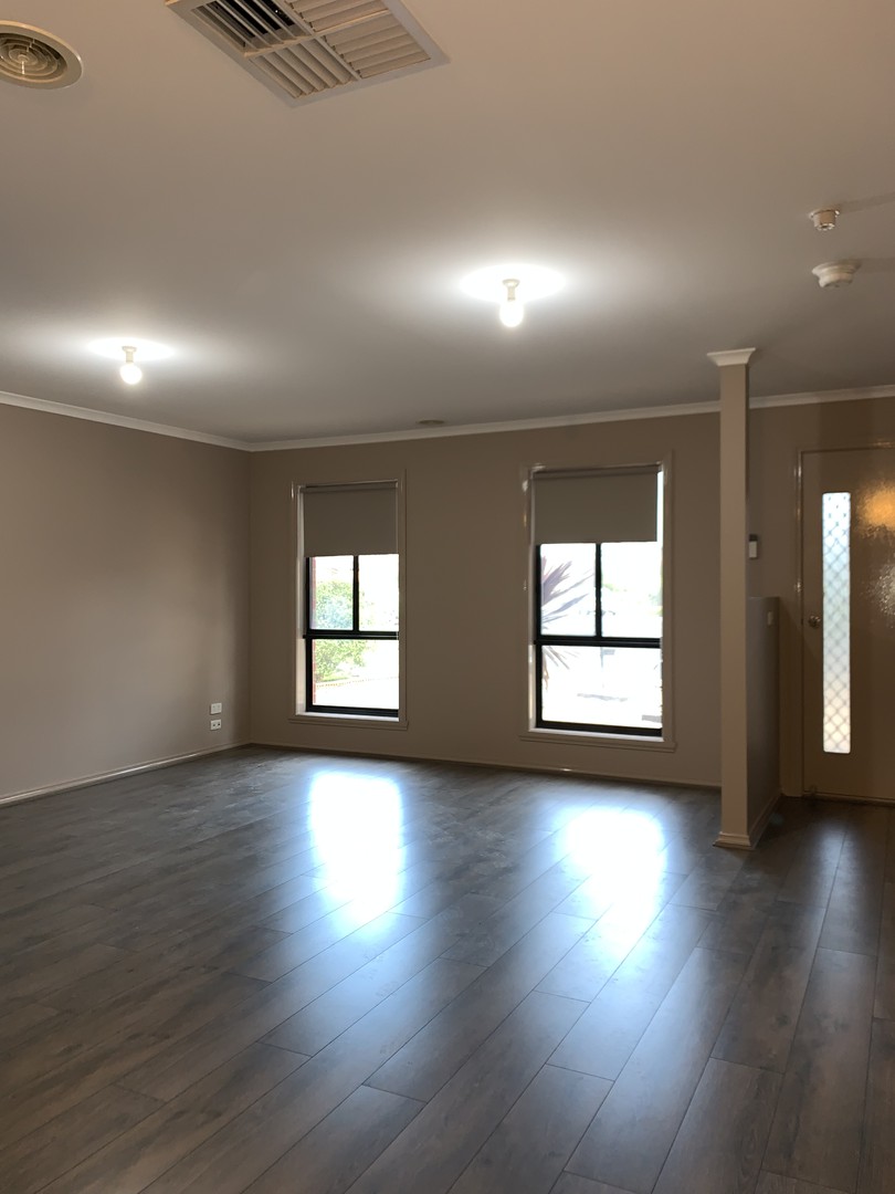 34 Bradman Drive, Tarneit, VIC 3029, Tarneit - Thumbnail 3