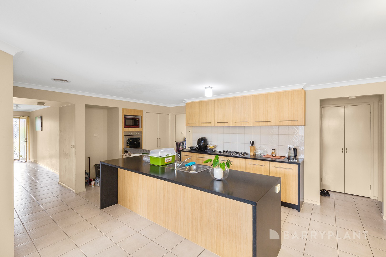 34 Camelia Way, Pakenham, VIC 3810 - Thumbnail 2 - 22/11/2023