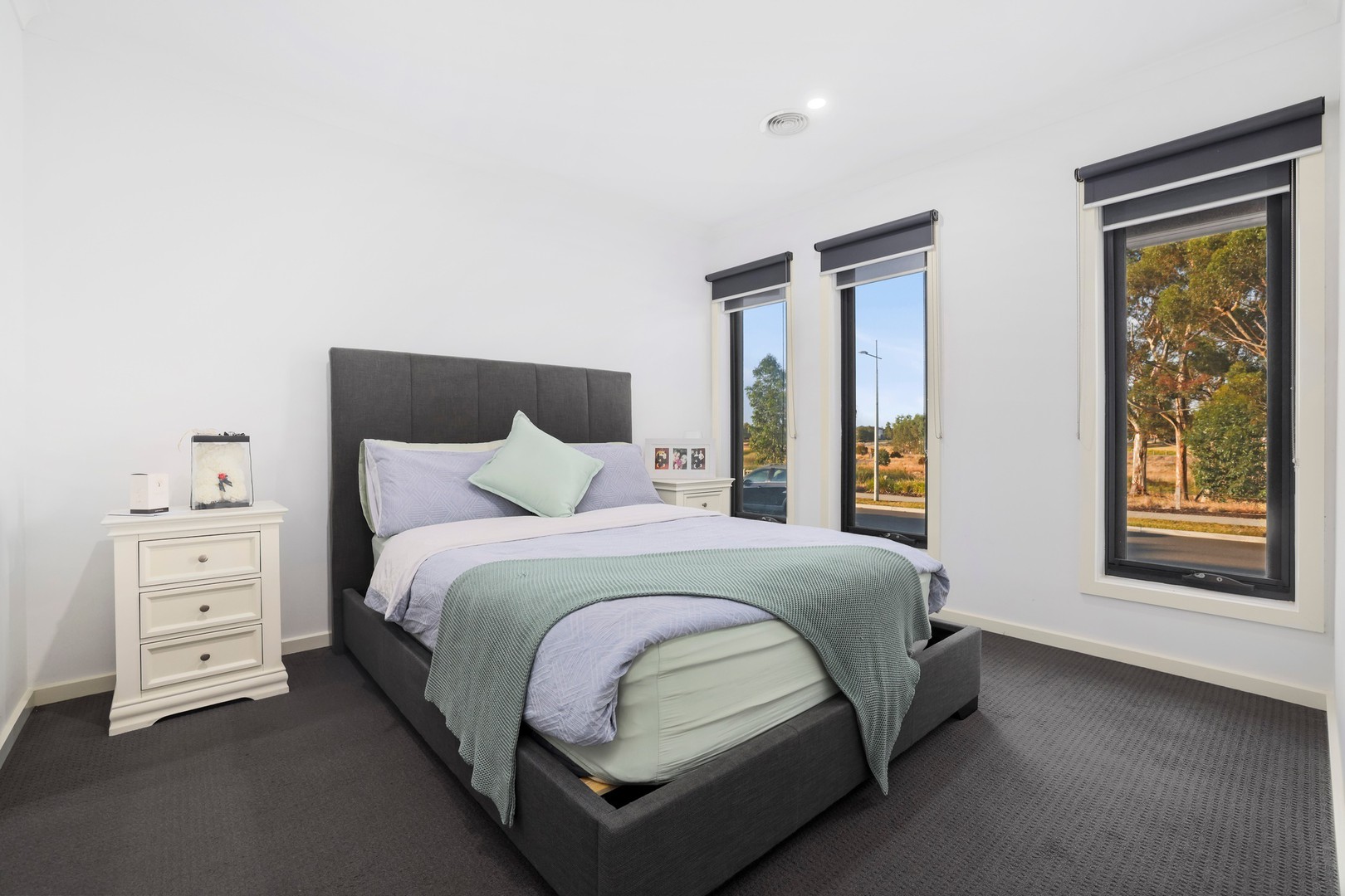 34 Cassinia Circuit, Tarneit, VIC 3029 - Thumbnail 2 - 24/03/2025