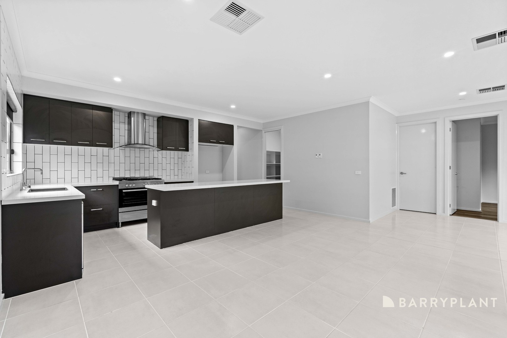 34 Chase Avenue, Wollert, VIC 3750, Wollert - Thumbnail 3
