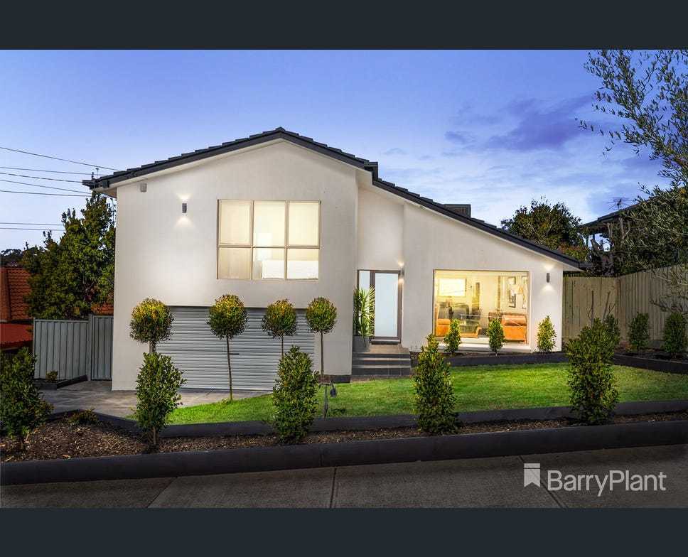 34 Clarke Drive, Gladstone Park, VIC 3043