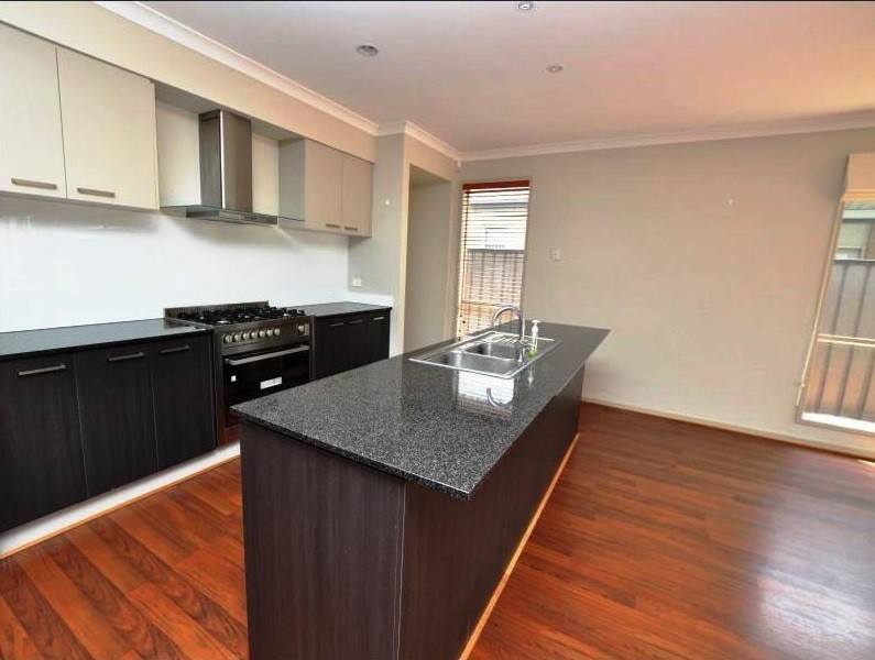 34 Dargy Amble, Point Cook, VIC 3030, Point Cook - Thumbnail 2