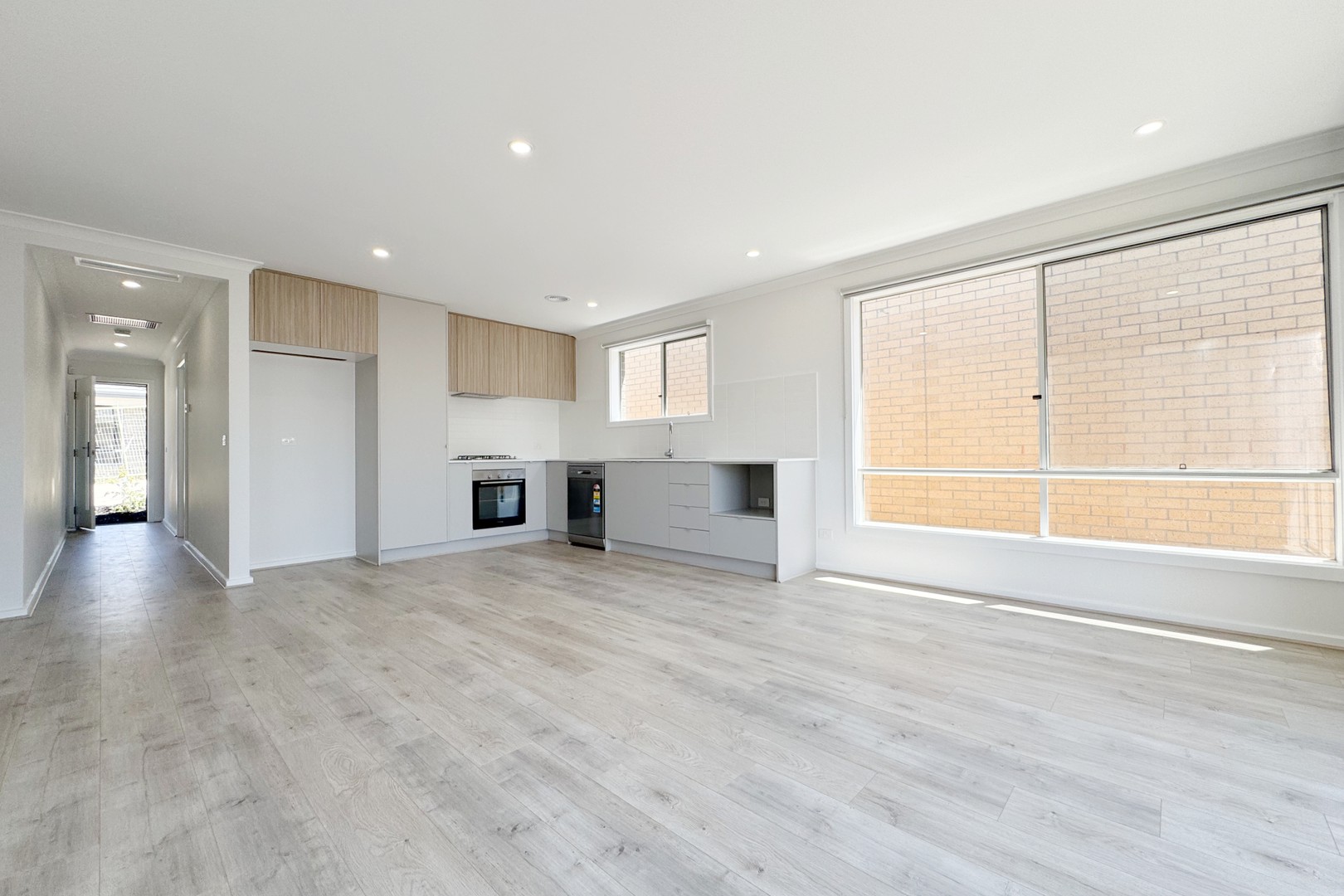 34 Davinci Street, Pakenham, VIC 3810 - Thumbnail 1 - 20/12/2024