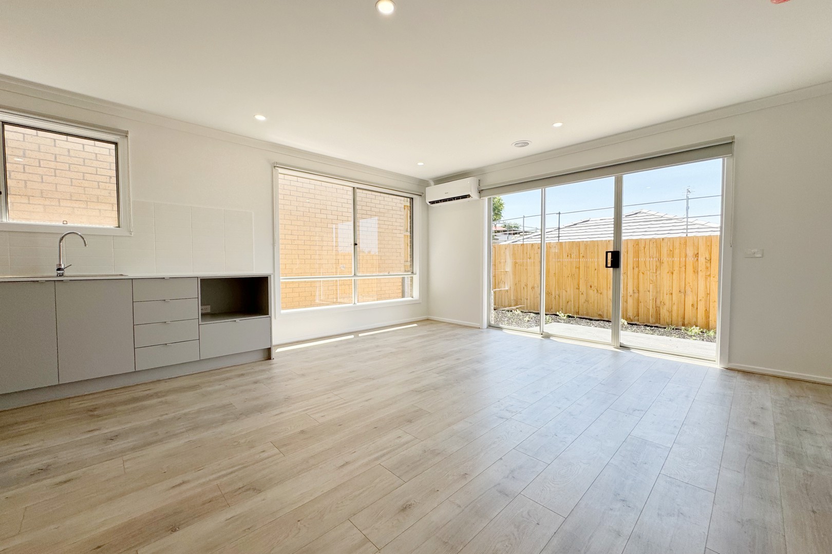 34 Davinci Street, Pakenham, VIC 3810 - Thumbnail 2 - 19/01/2026