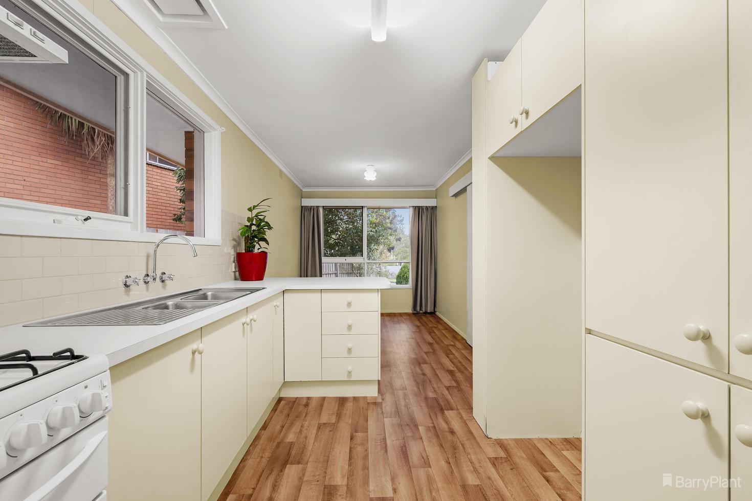 34 Devon Drive, Doncaster East, VIC 3109, Doncaster East - Thumbnail 4