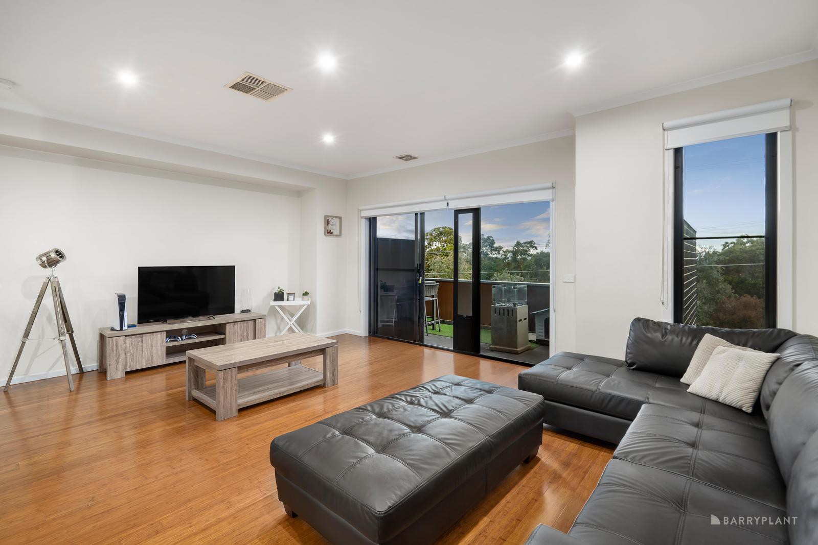 34 Diamond Boulevard, Greensborough, VIC 3088, Greensborough - Thumbnail 2