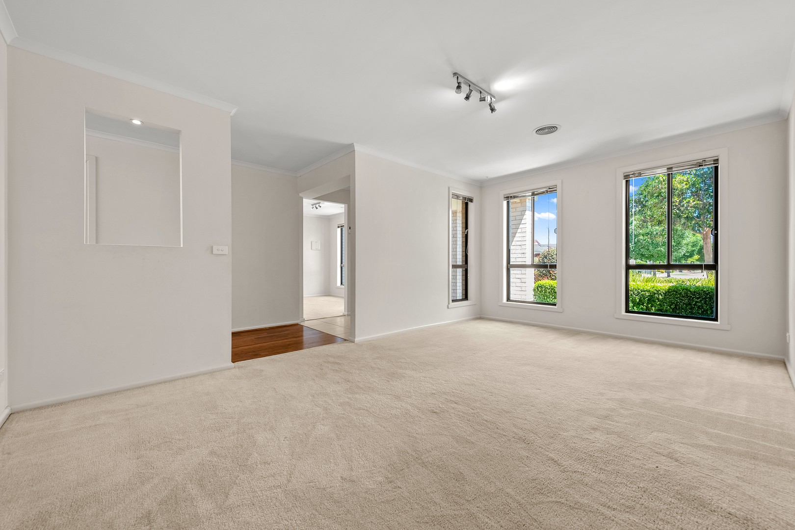 34 Drysdale Crescent, Point Cook, VIC 3030, Point Cook - Thumbnail 3