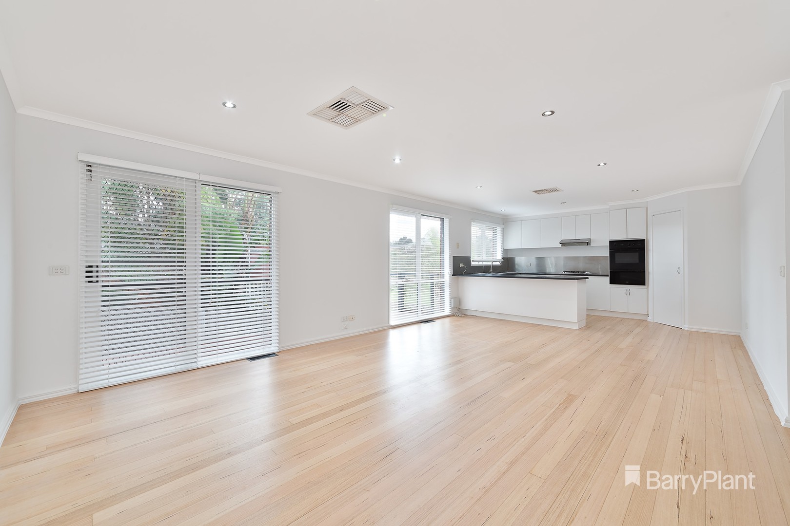 34 Eucalyptus Place, Meadow Heights, VIC 3048, Meadow Heights - Thumbnail 2