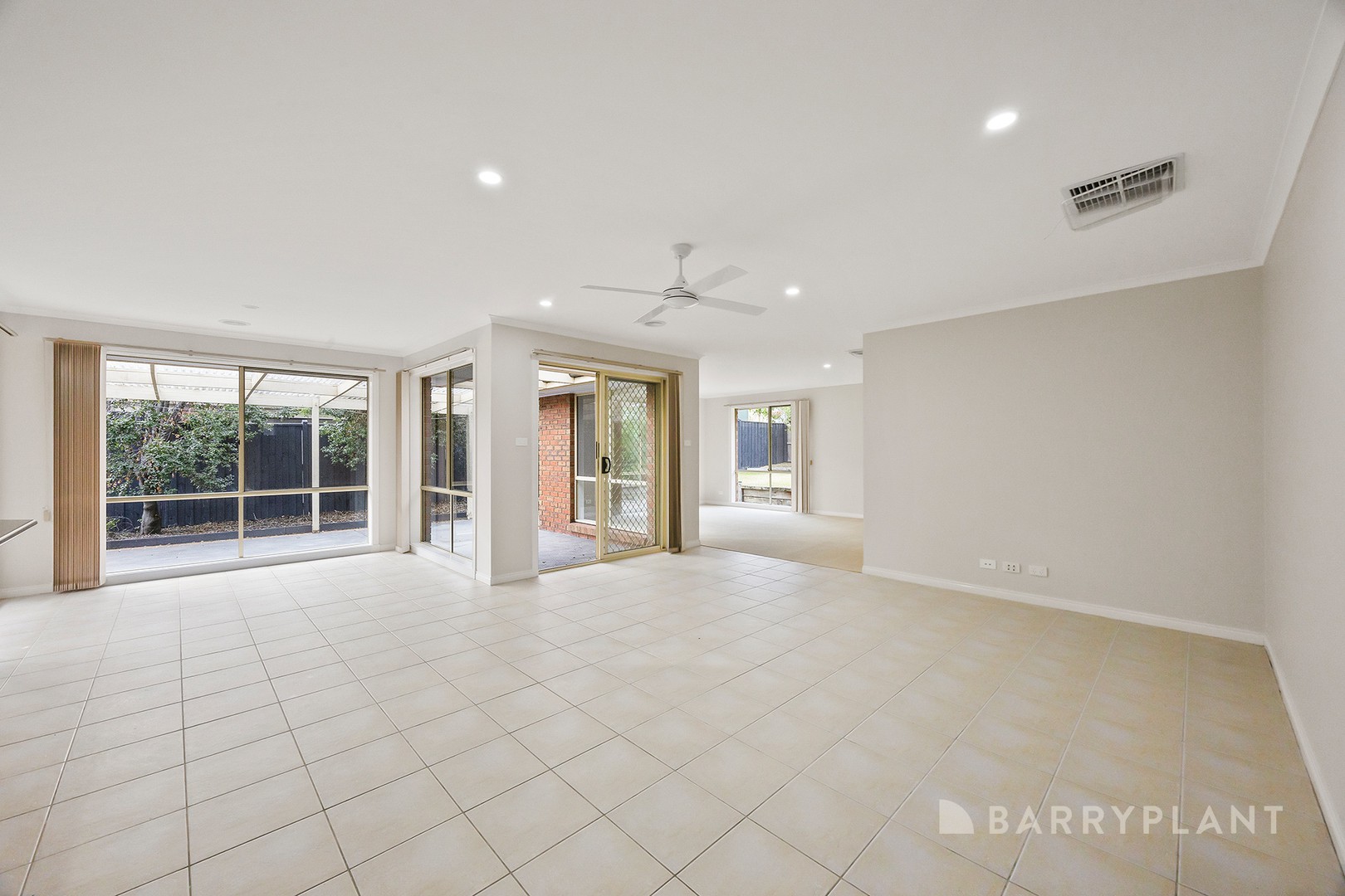34 Eucumbene Drive, Berwick, VIC 3806, Berwick - Thumbnail 3
