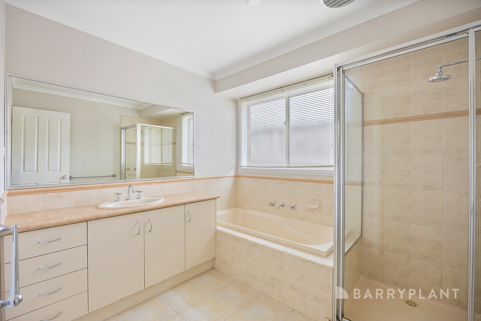 34 Eucumbene Drive, Berwick, VIC 3806, Berwick - Thumbnail 7
