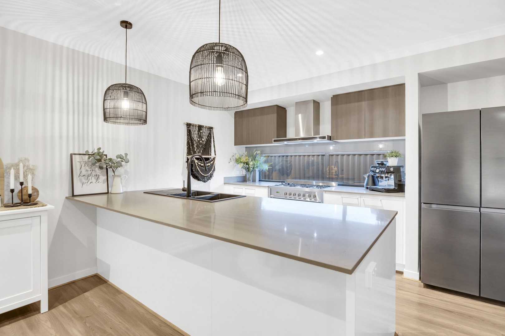 34 Featherwood Crescent, Craigieburn, VIC 3064, Craigieburn - Thumbnail 2