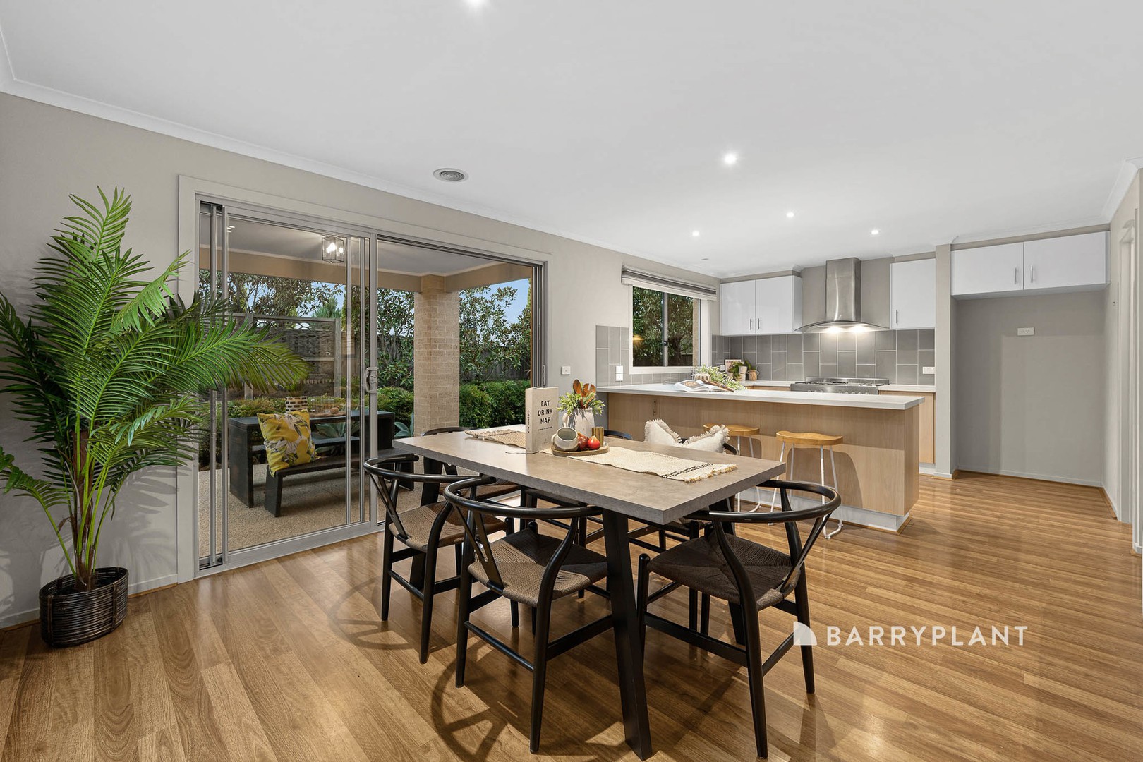 34 Grandvue Boulevard, Pakenham, VIC 3810, Pakenham - Thumbnail 3