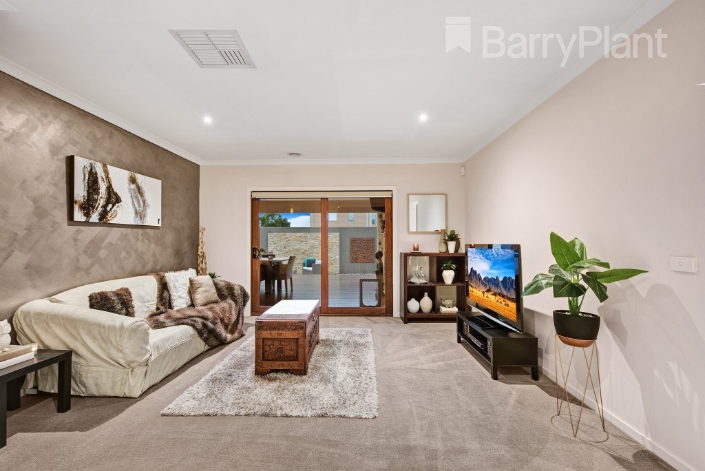 34 Grassland Drive, Point Cook, VIC 3030, Point Cook - Thumbnail 4