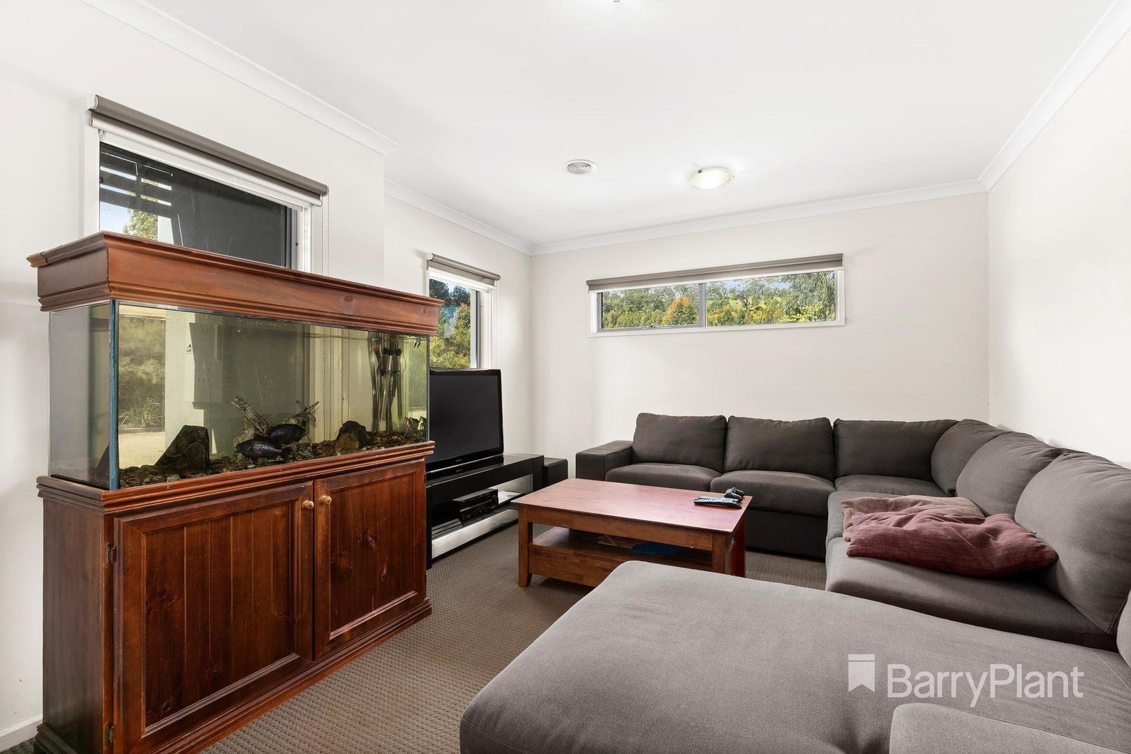 34 Greenhaven GardensSouth Morang, VIC 3752, South Morang - Thumbnail 3