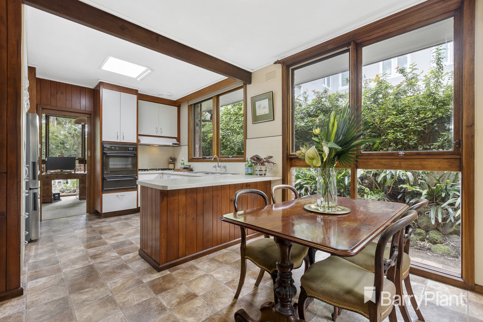 34 Greenways Road, Glen Waverley, VIC 3150, Glen Waverley - Thumbnail 4