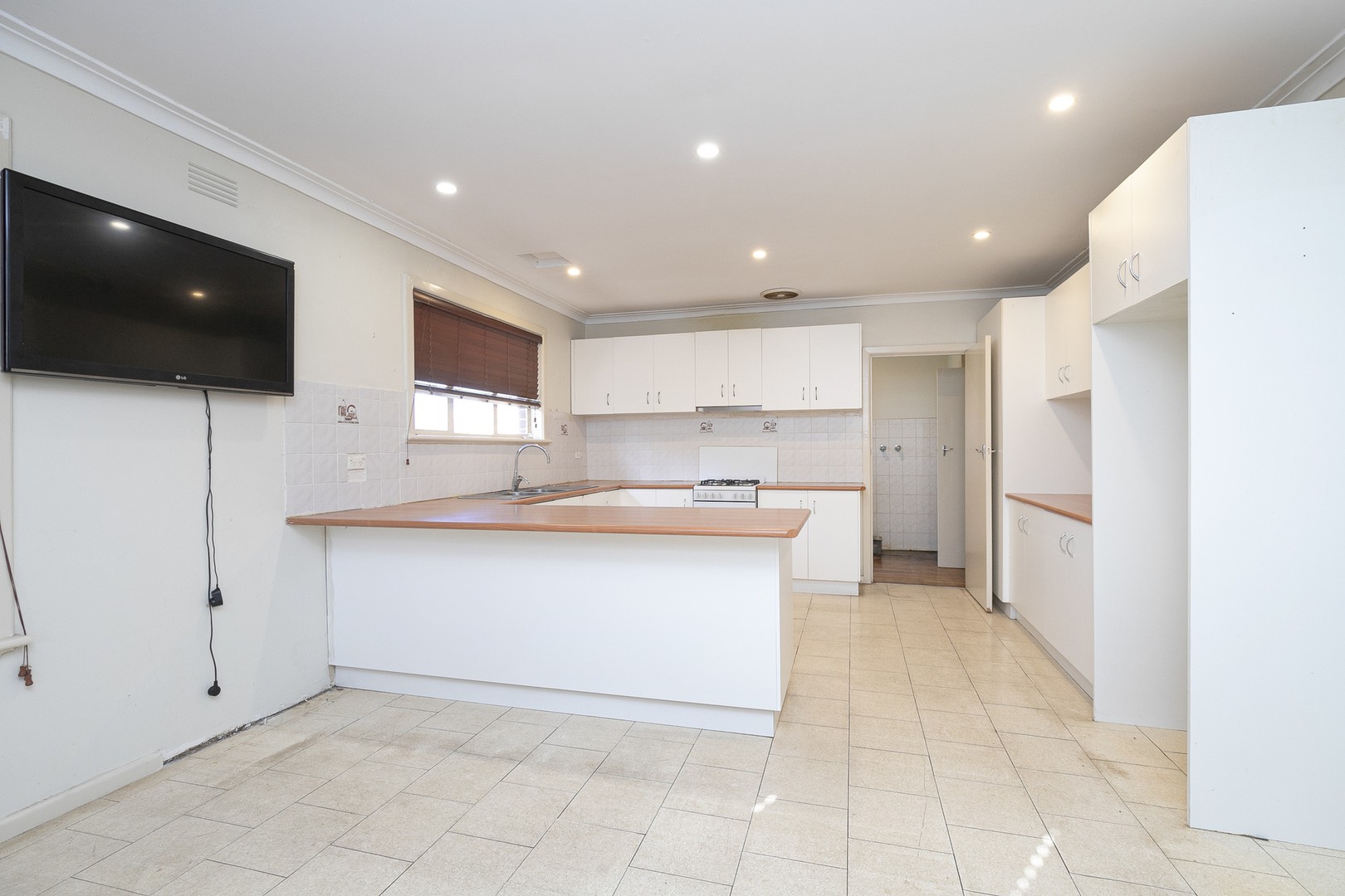 34 Huddersfield Road, Deer Park, VIC 3023, Deer Park - Thumbnail 3