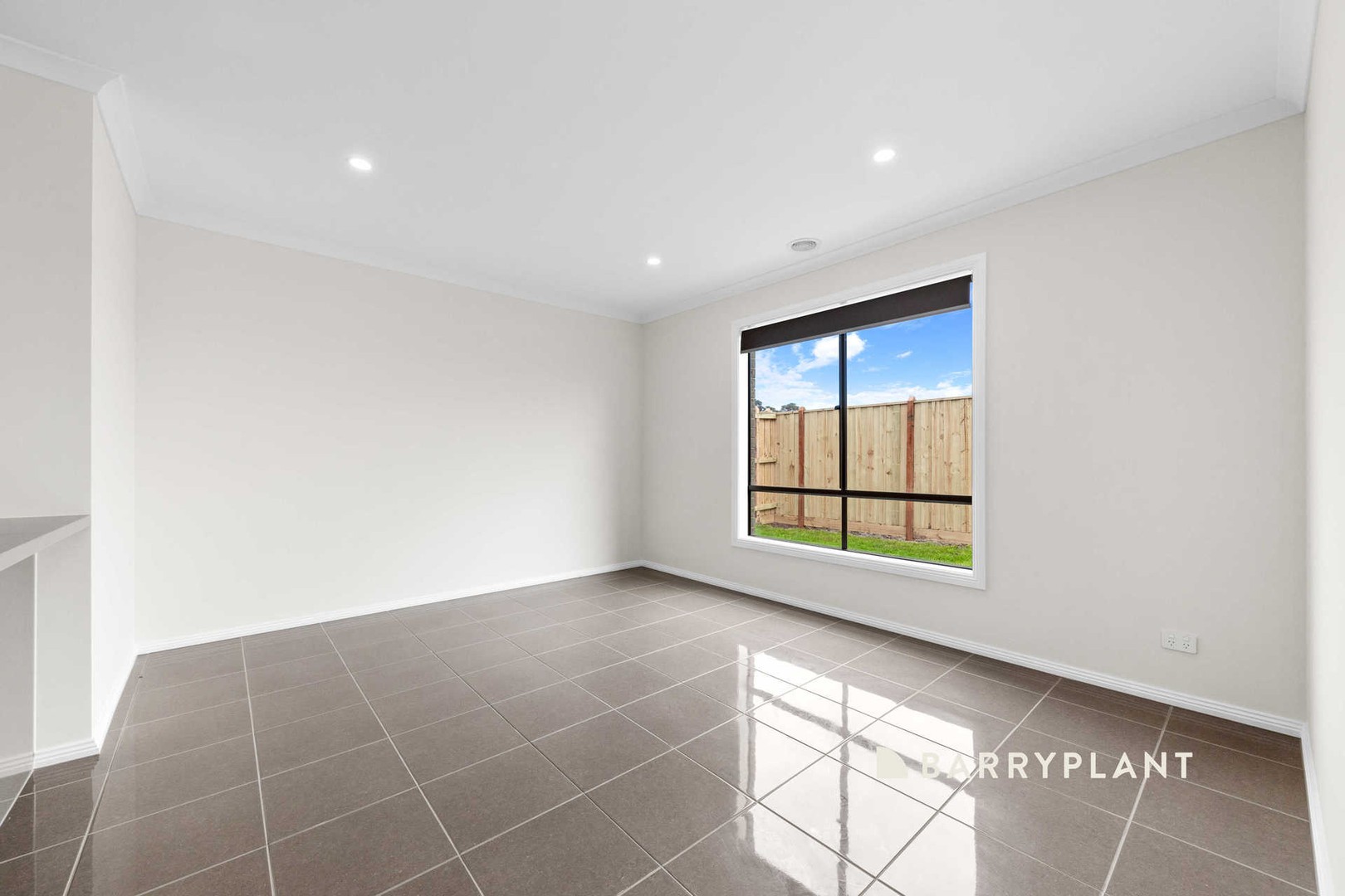 34 Ironstone Street, Cranbourne East, VIC 3977, Cranbourne East - Thumbnail 4