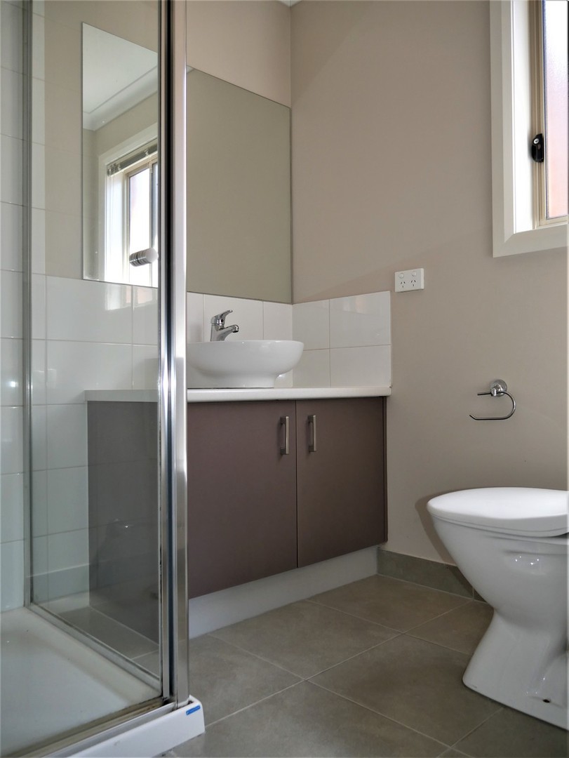 34 Lady Penrhyn Drive, Harkness, VIC 3337, Harkness - Thumbnail 4