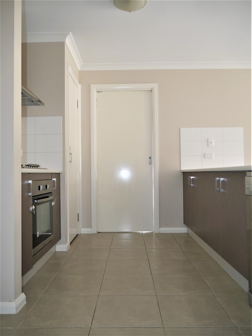 34 Lady Penrhyn Drive, Harkness, VIC 3337, Harkness - Thumbnail 6