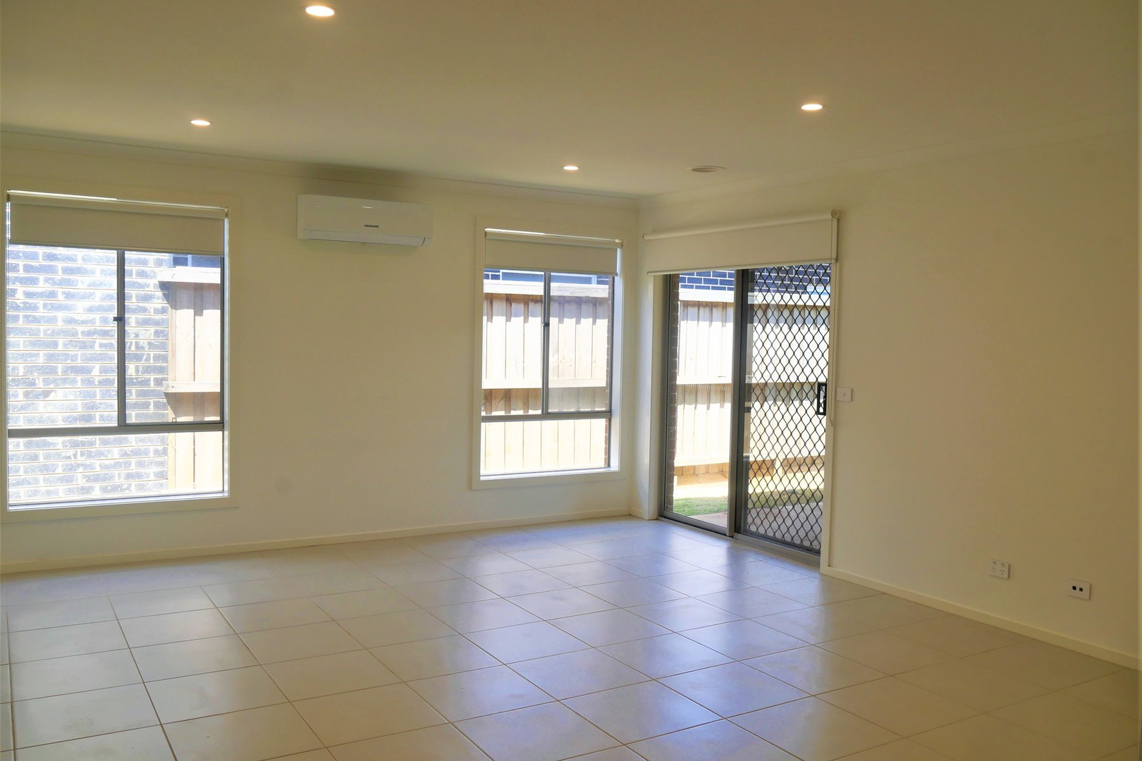 34 Louisville Drive, Thornhill Park, VIC 3335, Thornhill Park - Thumbnail 2