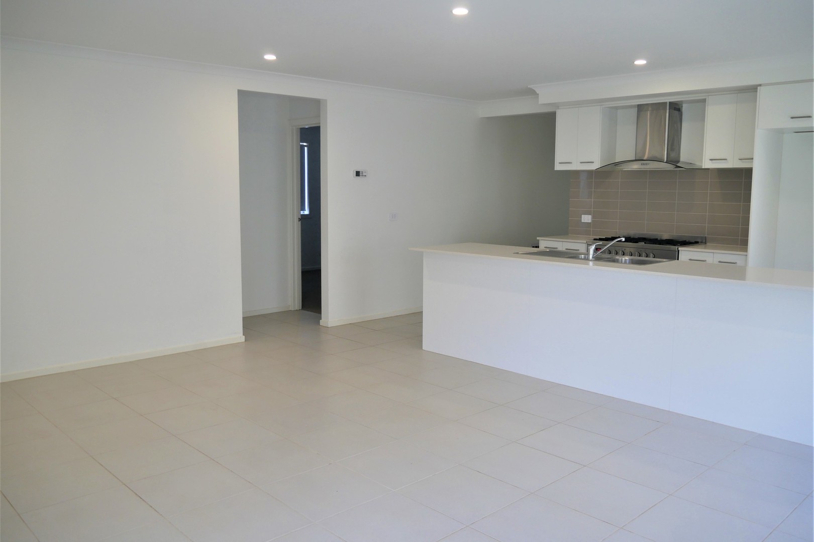 34 Louisville Drive, Thornhill Park, VIC 3335, Thornhill Park - Thumbnail 3