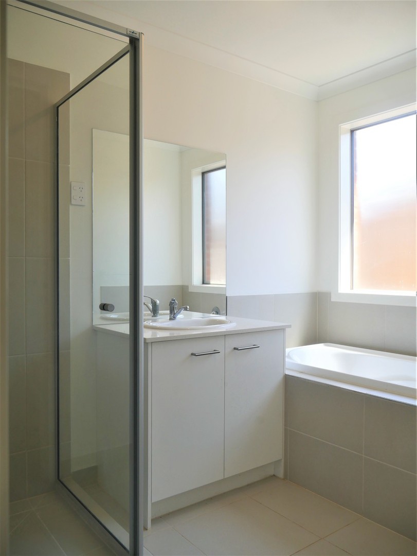 34 Louisville Drive, Thornhill Park, VIC 3335, Thornhill Park - Thumbnail 7