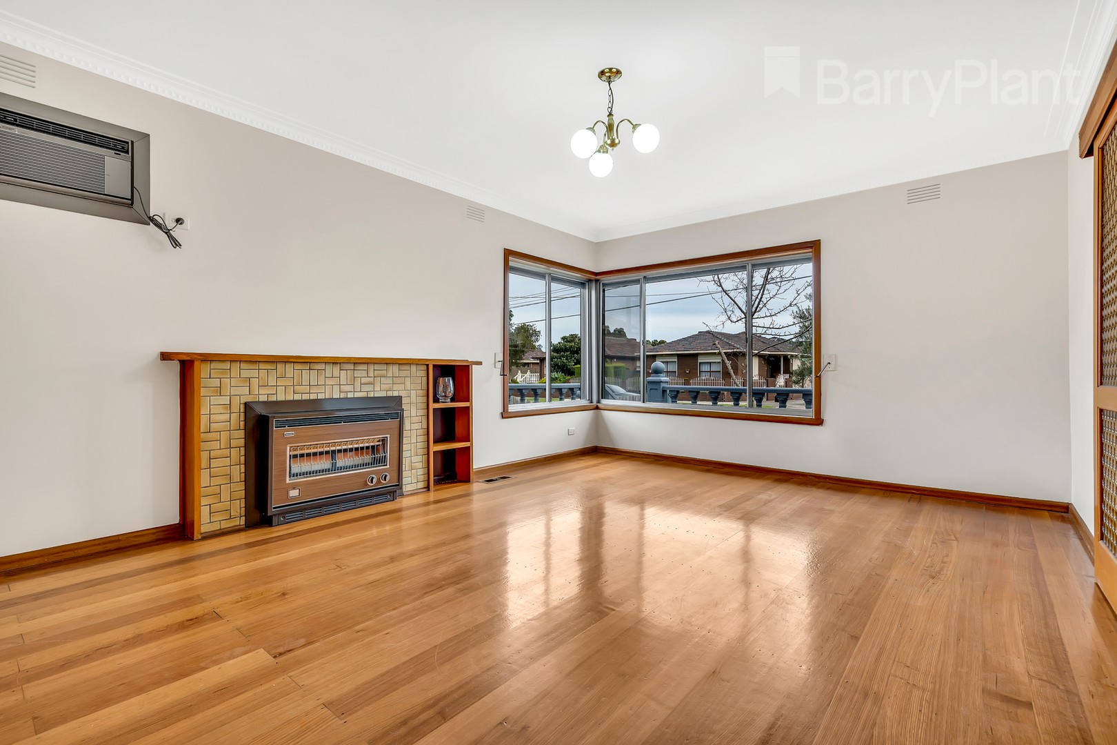 34 Moira Avenue, Reservoir, VIC 3073, Reservoir - Thumbnail 2