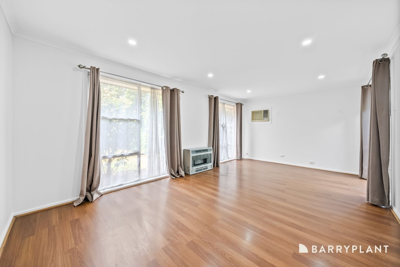 34 Nicholson Parade, Sunshine West, VIC 3020 - Thumbnail 2 - 22/09/2025