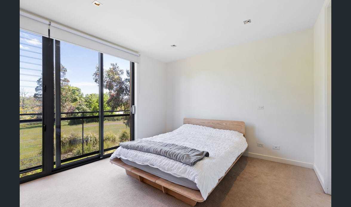 34 Oak Court, Chirnside Park, VIC 3116, Chirnside Park - Thumbnail 3