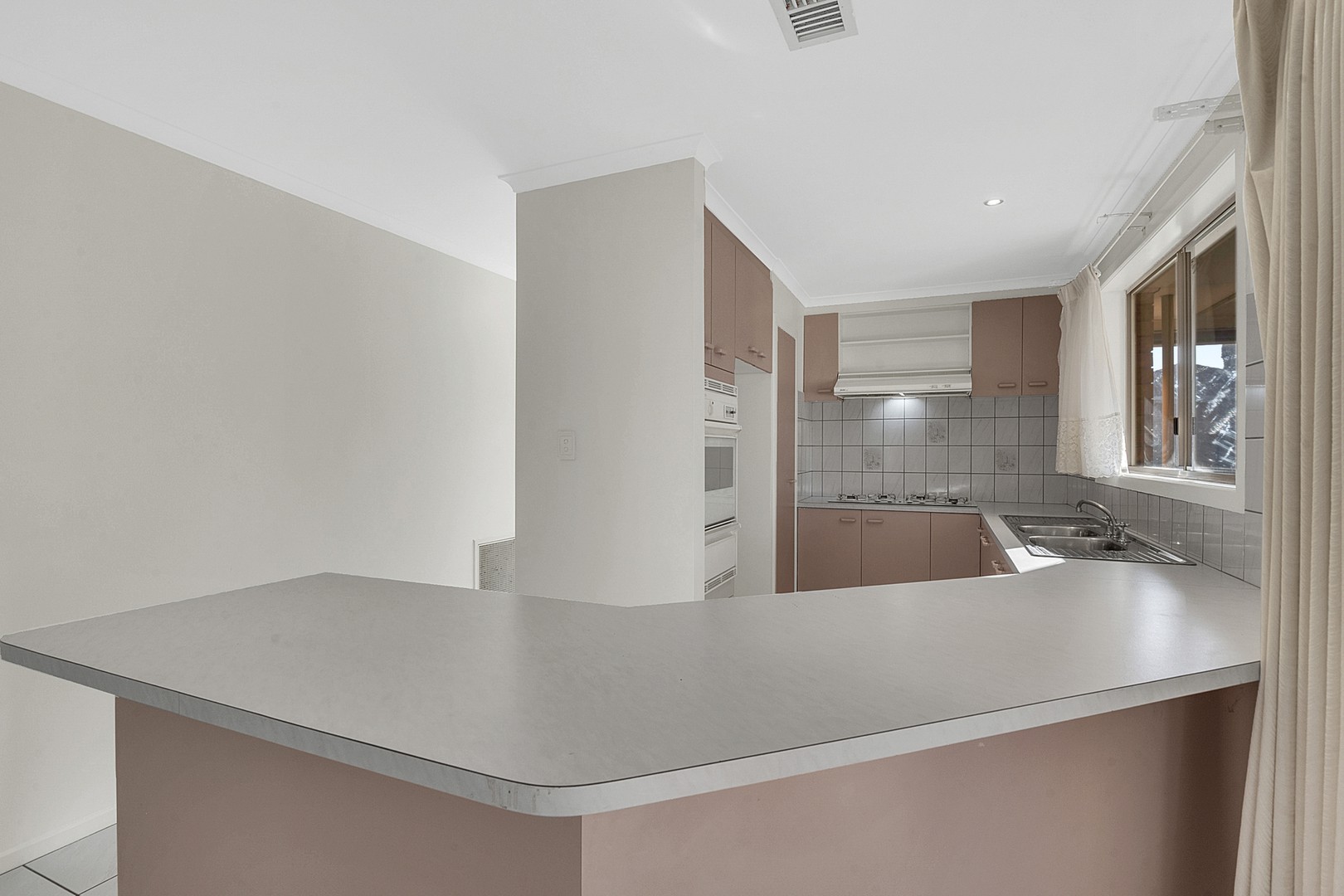 34 Princetown Avenue, Craigieburn, VIC 3064, Craigieburn - Thumbnail 3